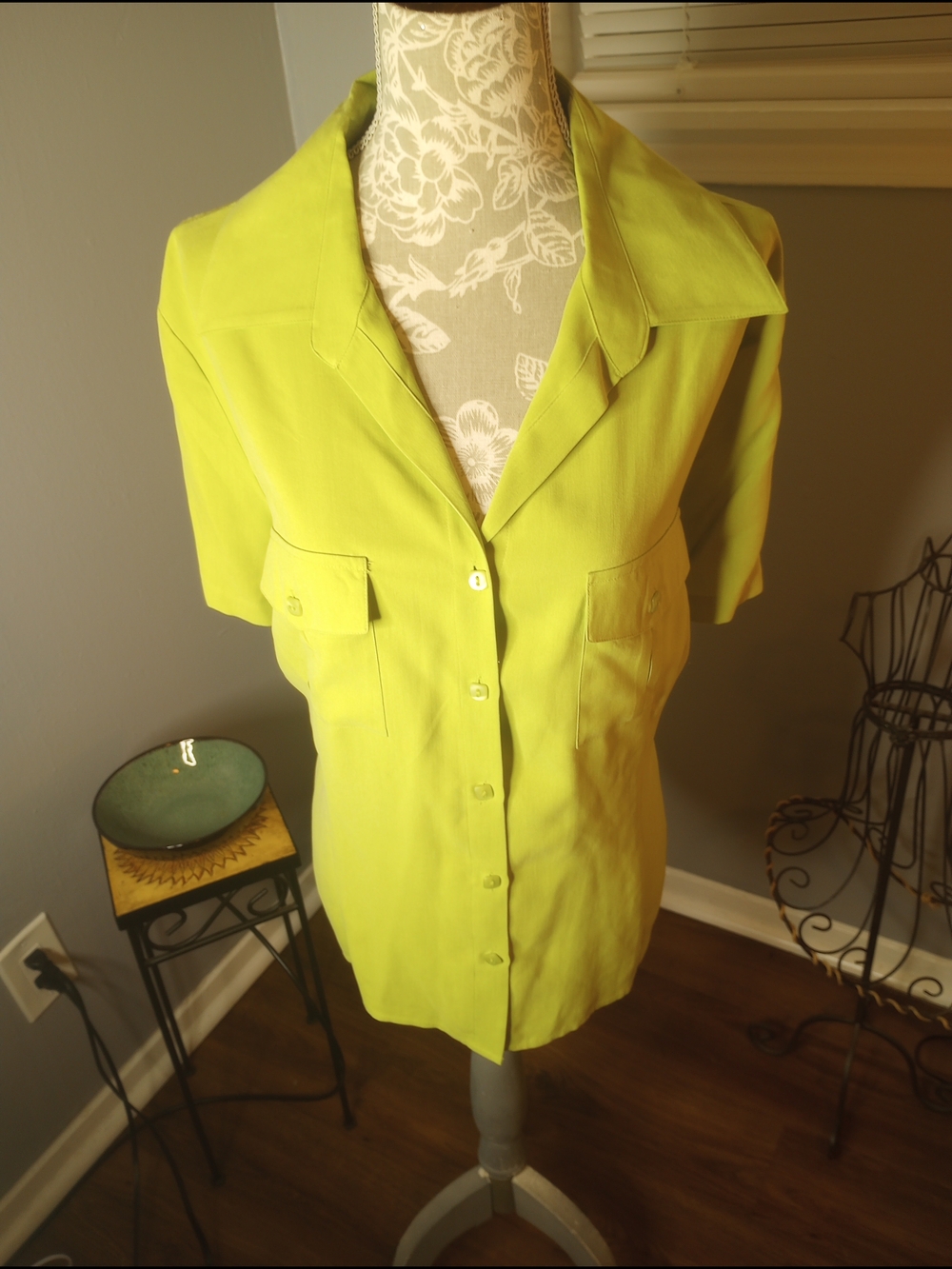 Elementz 100% Silk Lime Green Short Sleeve Shirt